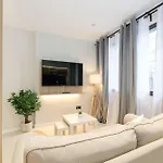 아파트 Elegante Y Luminoso En - Apto 3 By *