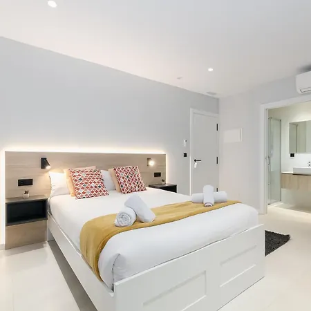 Elegante Y Luminoso En - Apto 3 By *